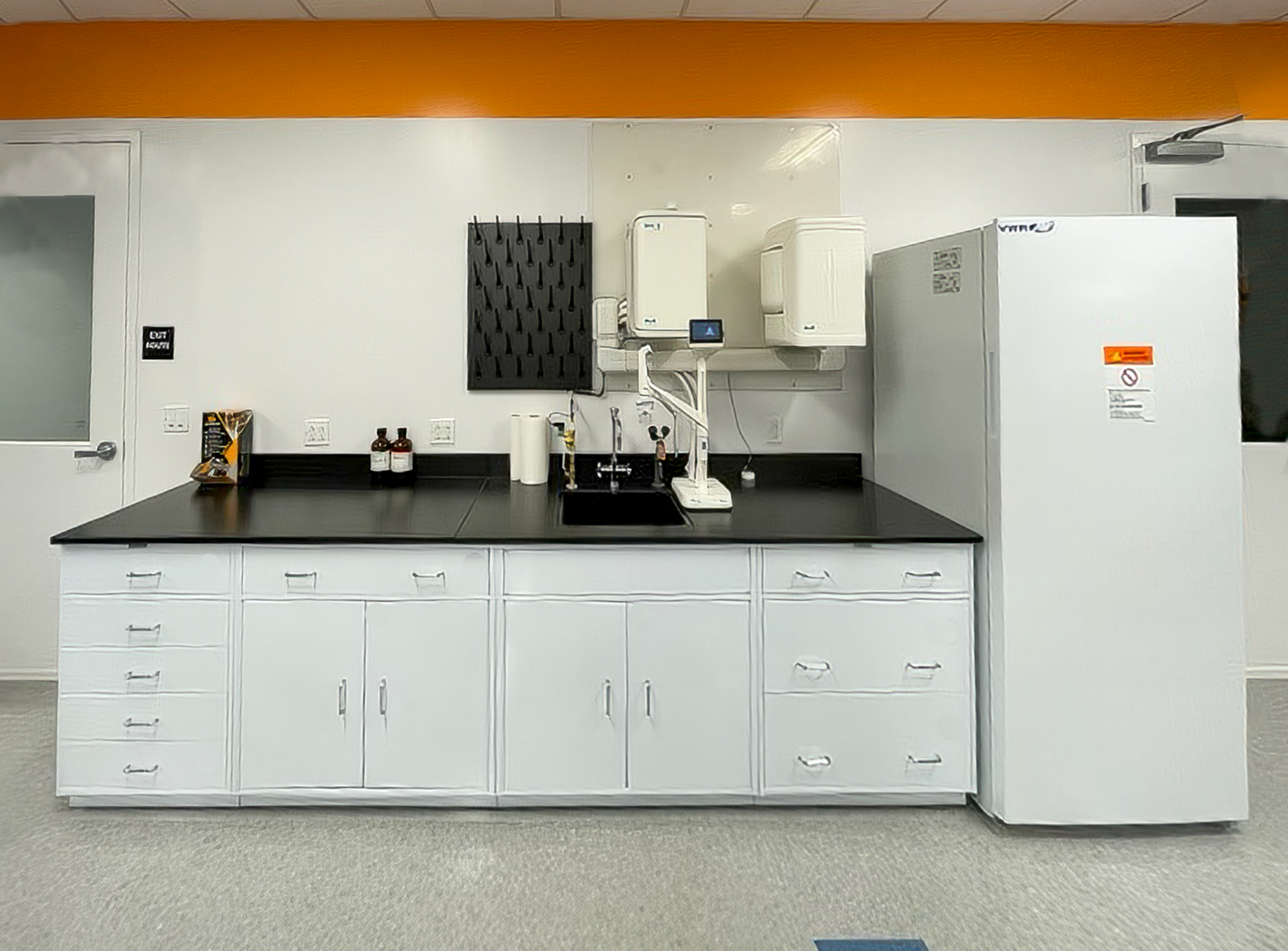 Laboratory facility equipment